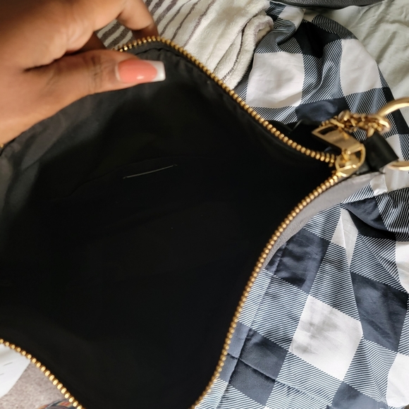 Purses - Picture 3 of 6